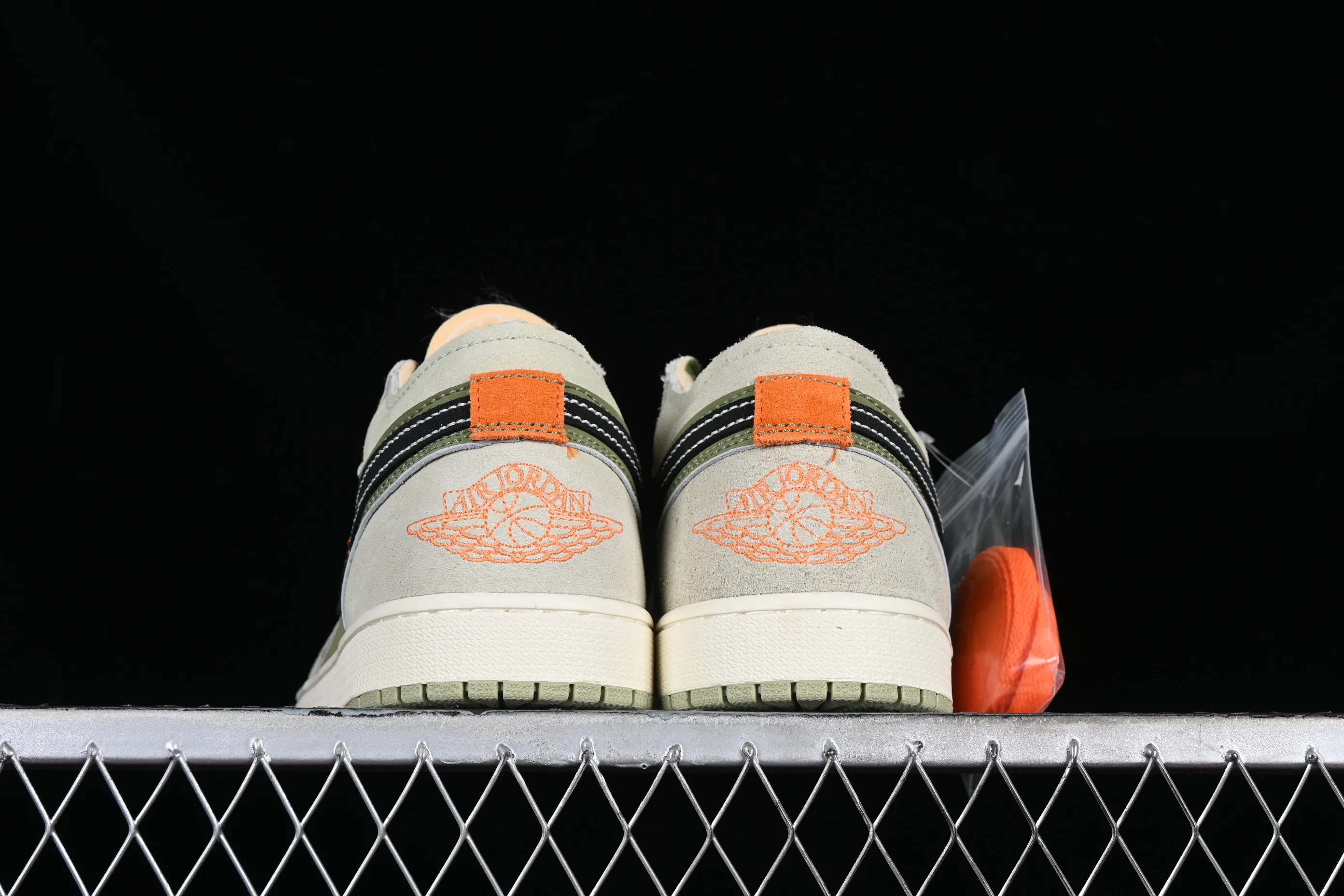 All categories Air Jordan Jordan series basketball shoes Air Jordan 1 Low Z version Air Jordan 1 Low Craft SE "Light Olive" AJ1 Joe 1 military deconstruction style low-top cultural casual sneakers FD6819-300